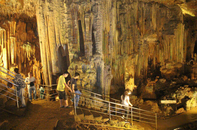 Köşekbükü Mağarası